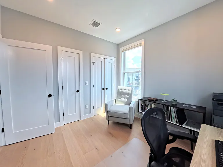 113 Beacon St — Photo 15