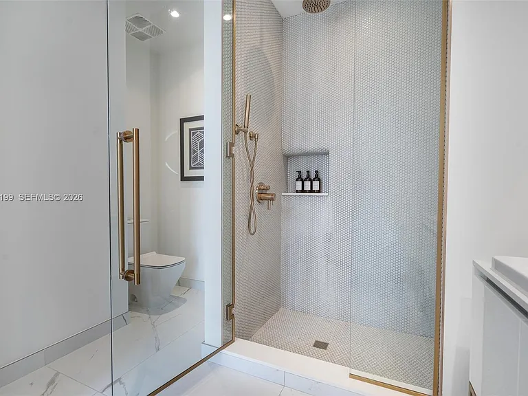 2655 S Bayshore Dr #1911 — Photo 25