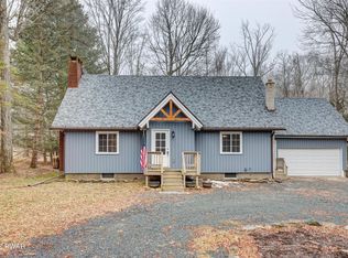 103 W Birch Ln, Greentown, PA 18426