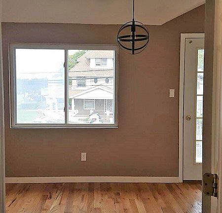 5th image of 143-30 Farmers Blvd #11