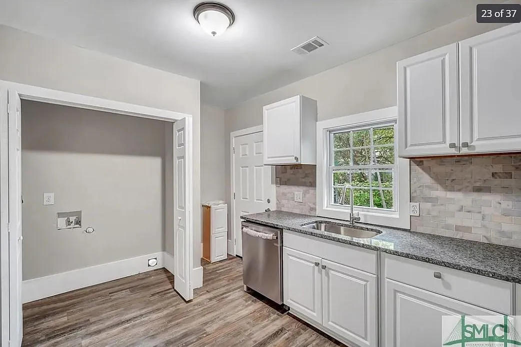 722 W 42nd St — Photo 3