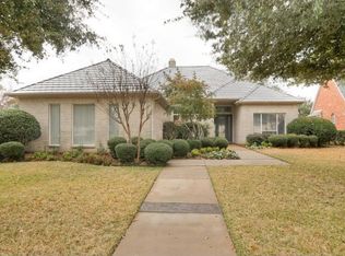 811 Riviera Dr, Mansfield, TX 76063