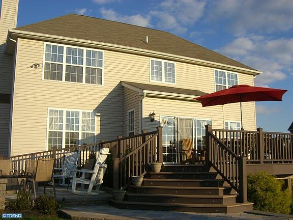 3rd image of 105 Preston Dr