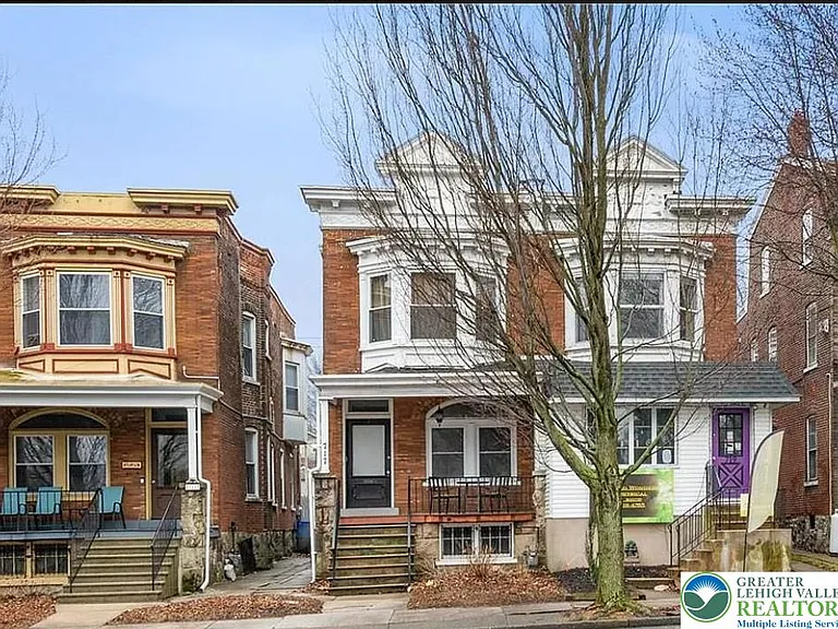 717 W Broad St #2 — Photo 1
