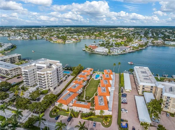 3070 Gulf Shore BLVD N #105, NAPLES, FL 34103