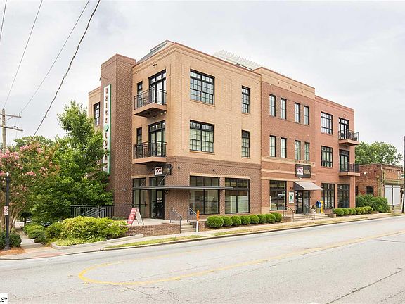 2nd image of 301 Augusta St #303