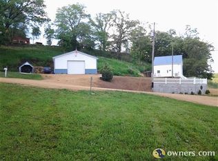 1017 308th Ave, Charlotte, IA 52731