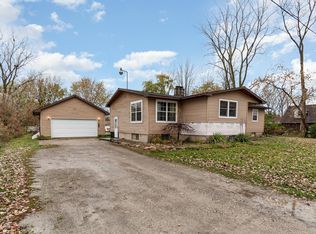 4047 Coyer Ln, Bay City, MI 48706