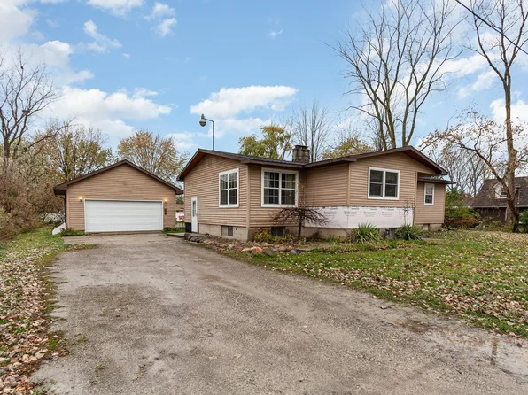 4047 Coyer Ln, Bay City, MI 48706