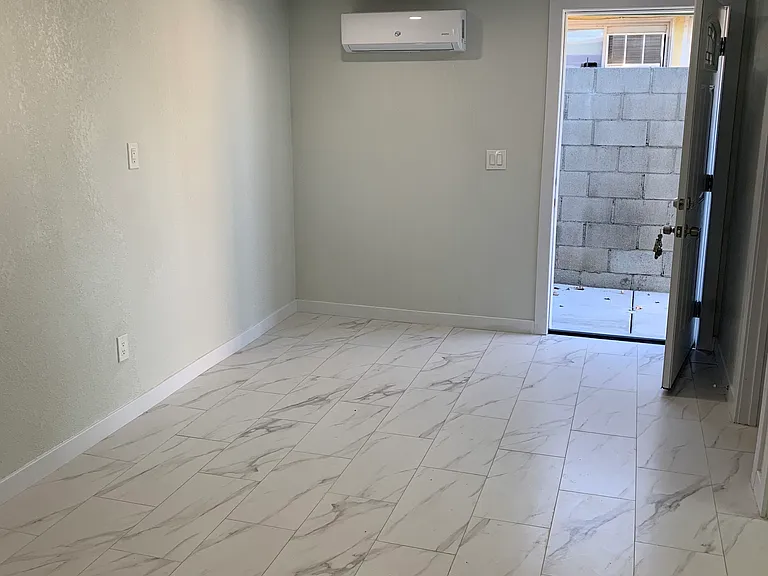 18321 E Gaillard St — Photo 3