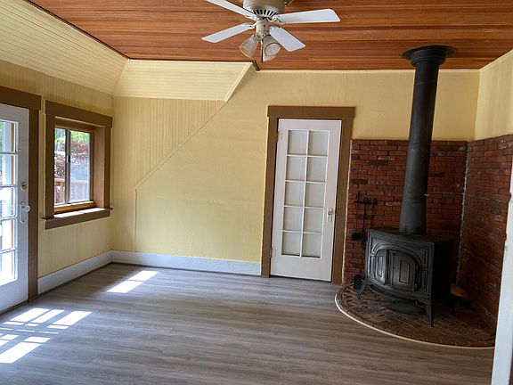 3rd image of 1245 Naglee Ave