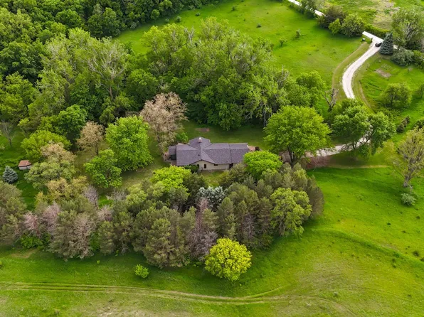 8259 Paradise Hills Ln, Fort Calhoun, NE 68023