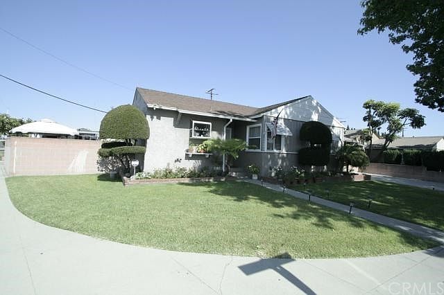 Grassy Front Yard