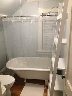 Claw foot tub