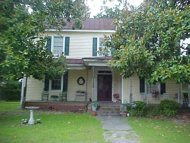 Great Victoria home in a small Southern town