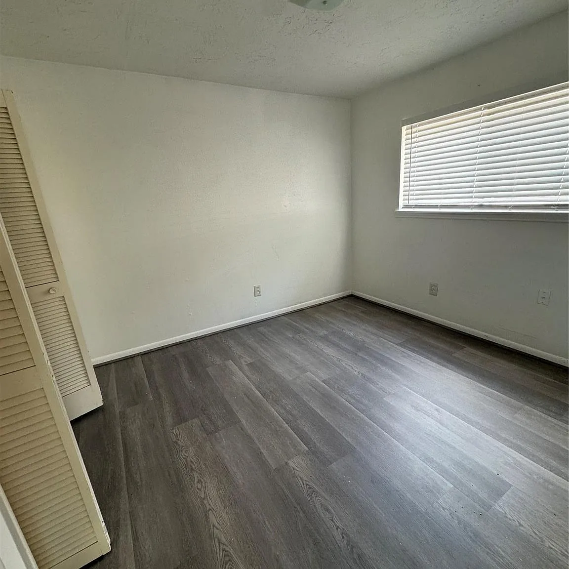 2 bed, 1.0 bath, 1040 sqft, $1,200 — Photo 4