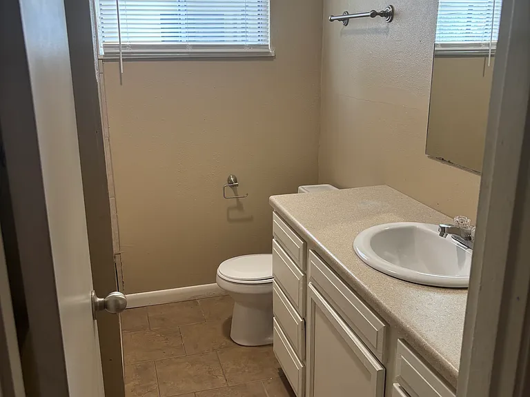 1511 Anita St — Photo 10