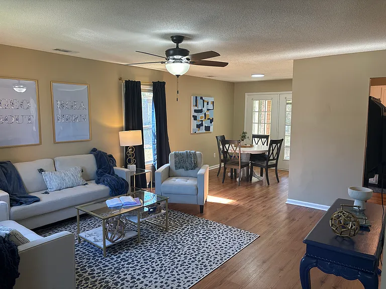 73 Hawthorne Apts — Photo 8