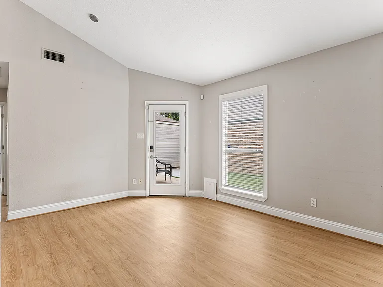 253 Teakwood Ln — Photo 19