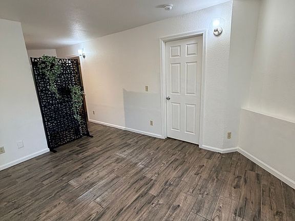 5th image of 826 20th St APT F