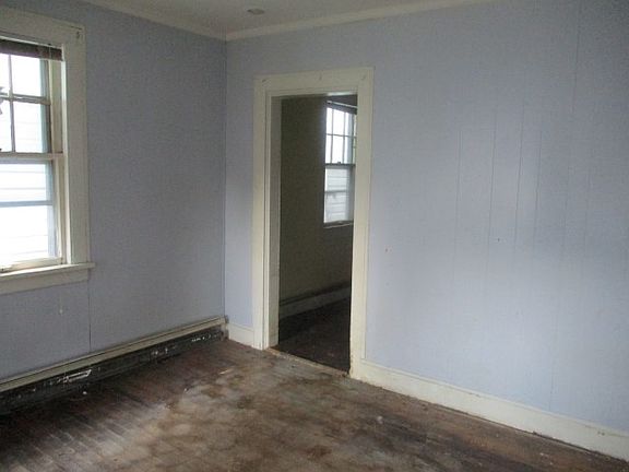 2nd image of 23 Lancaster St