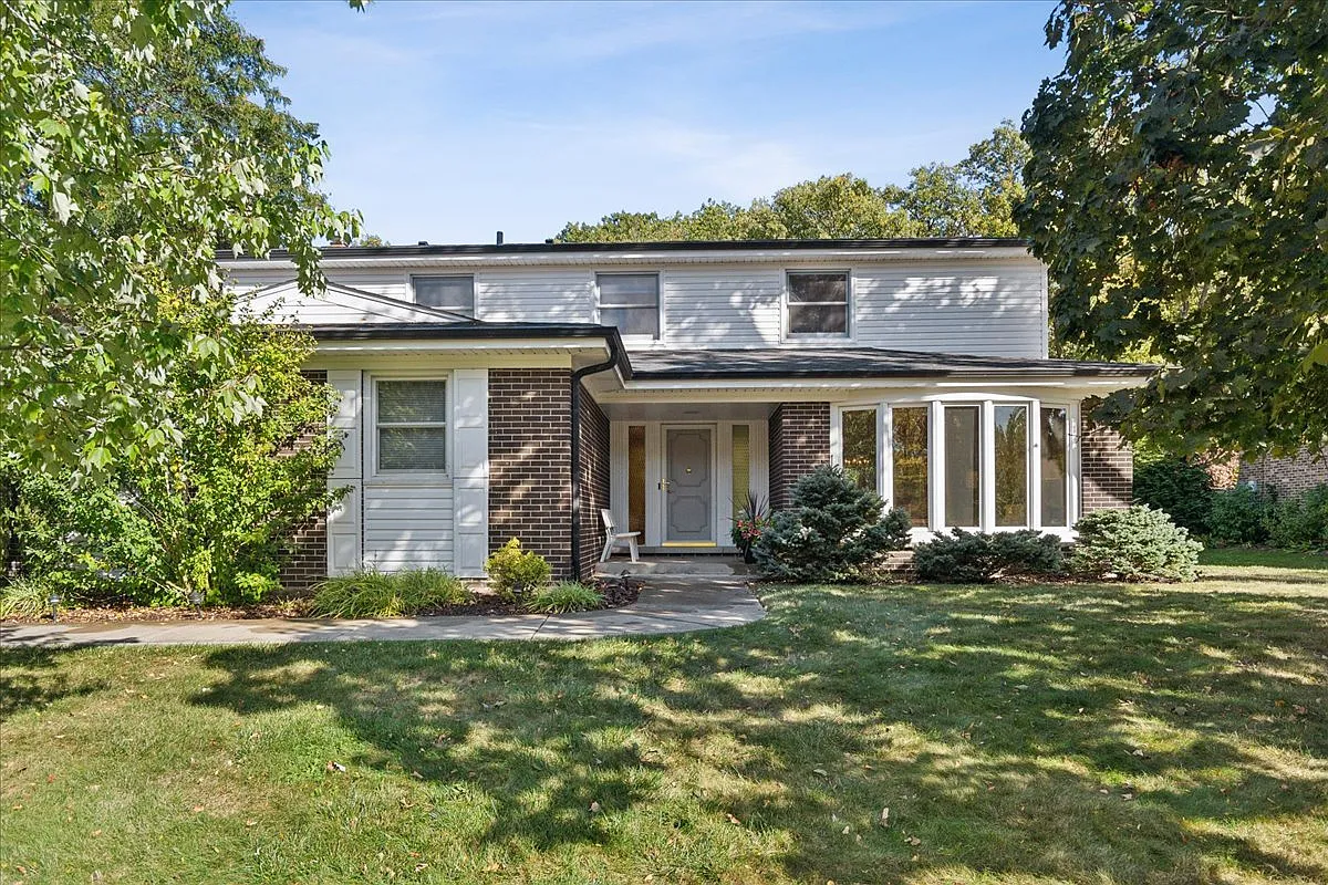 1685 Portage Pass photo 1