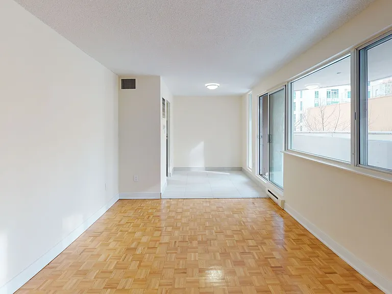 25 Wellesley St W — Photo 46