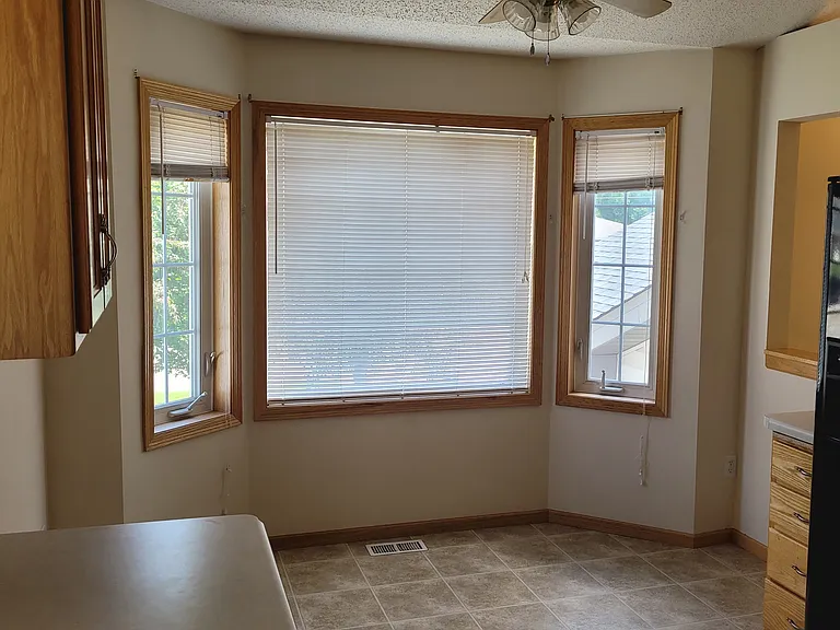 6030 S 1st St — Photo 5