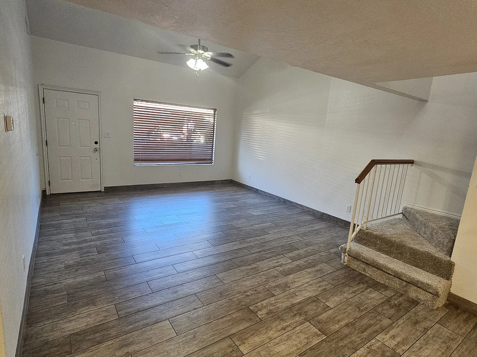 3 bed, 1100 sqft, $2,000 — Photo 2