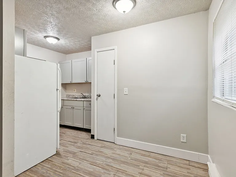 2303 Wyoming Ave — Photo 9