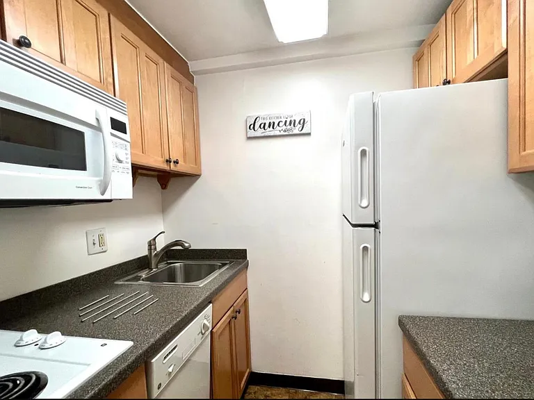2141 I St NW #410 — Photo 9