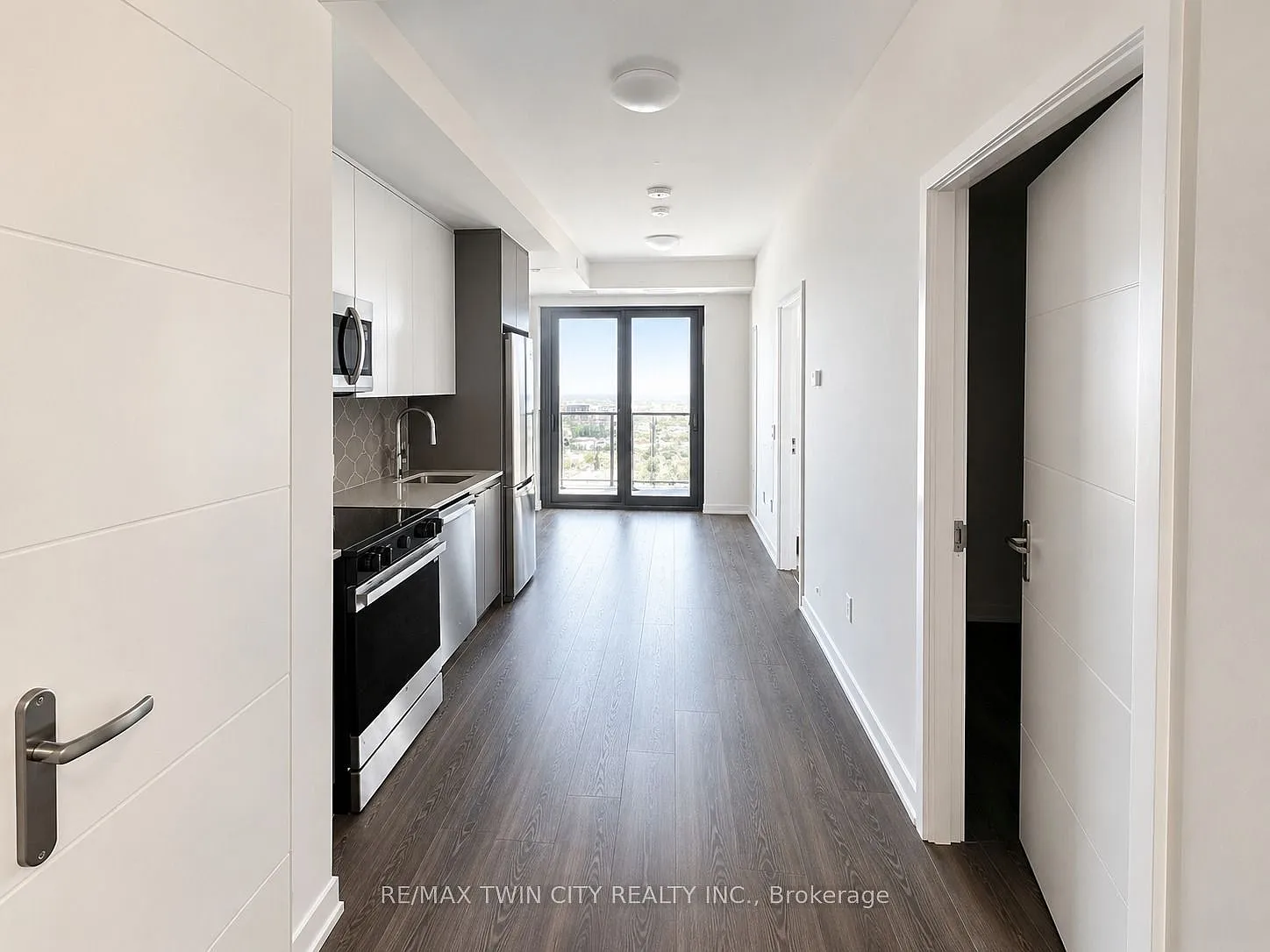 1 bed, $2,100 — Photo 4