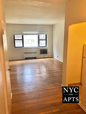 Rented by New York City Apartments | media 23