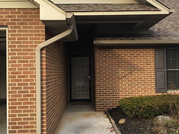 3rd image of 127 Belgradia Ct