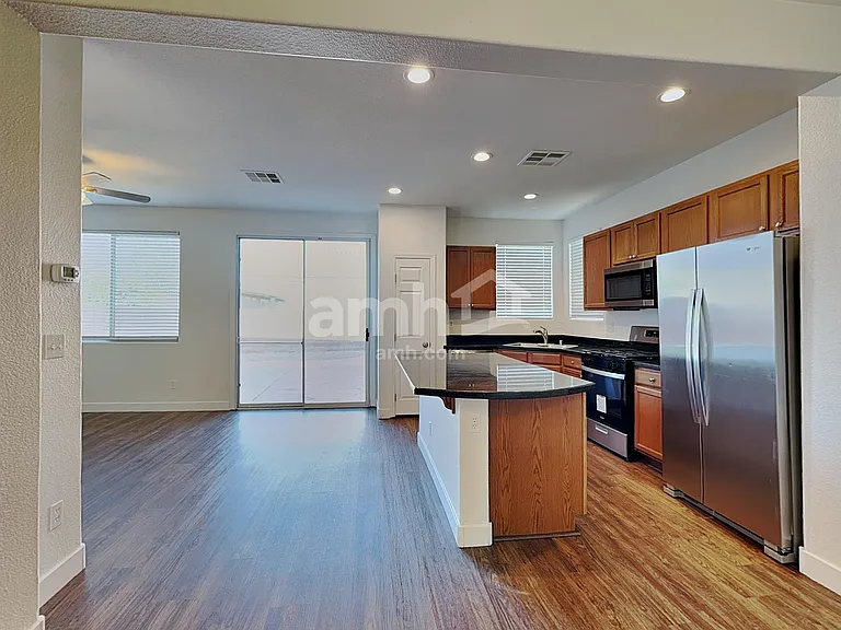 7632 Butler Mesa St — Photo 3