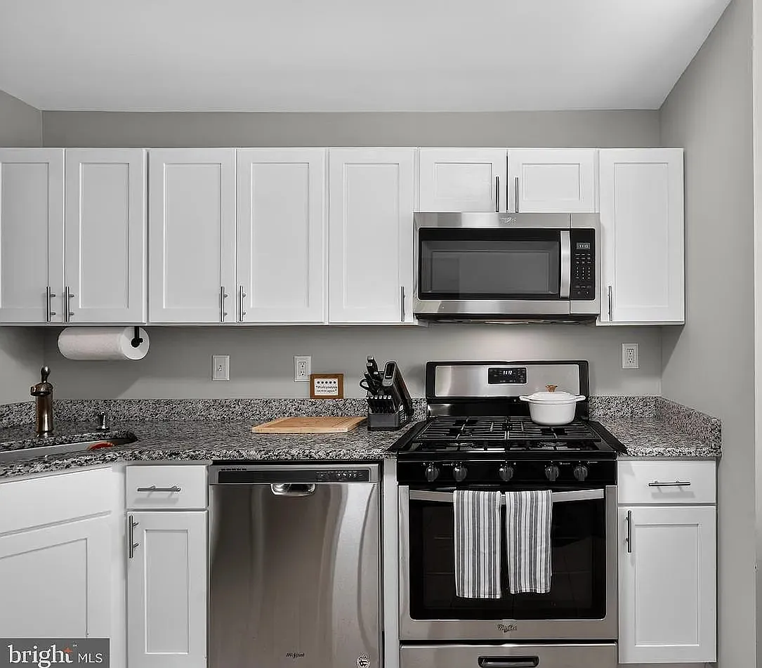 2 bed, 1086 sqft, $2,400 — Photo 4