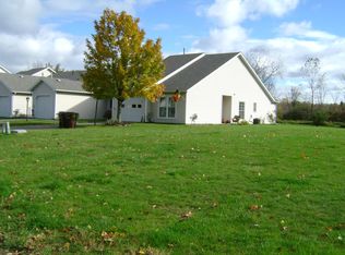 97 Marsdale Ct, Selkirk, NY 12158