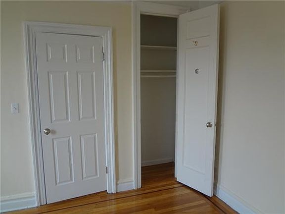 4th image of 921 Washington Ave APT 4L