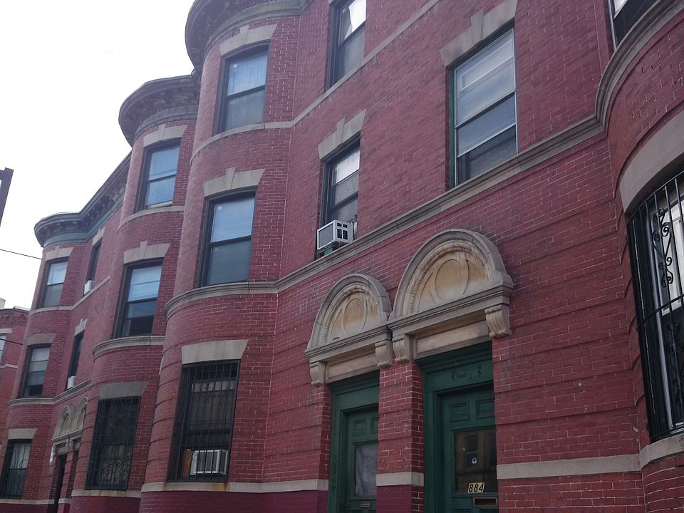 2nd image of 882 Huntington Ave #8