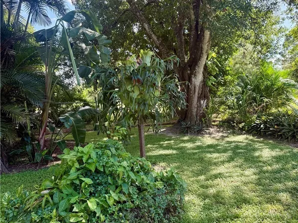 8180 Breeze Dr, North Fort Myers, FL 33917