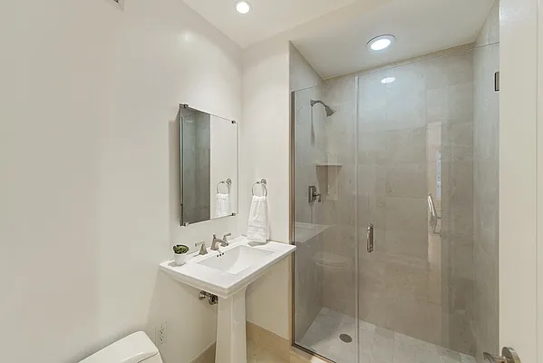 Rented by Nest Seekers International | media 44