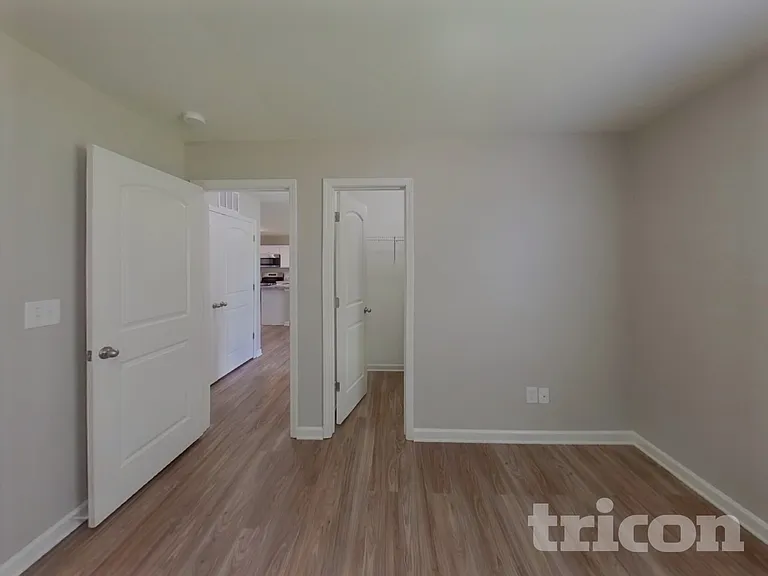 654 Scarlet Leaf Ln — Photo 12