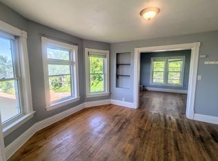 1802 W 3rd St #2, Duluth, MN 55806