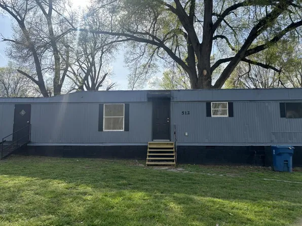 512 S Brownsville St, Trenton, TN 38382