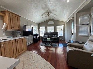 2nd image of 10442 N Frontage Rd #383