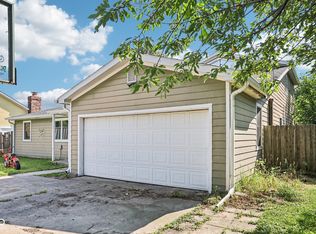 1089 Shoreline Dr, Cicero, IN 46034