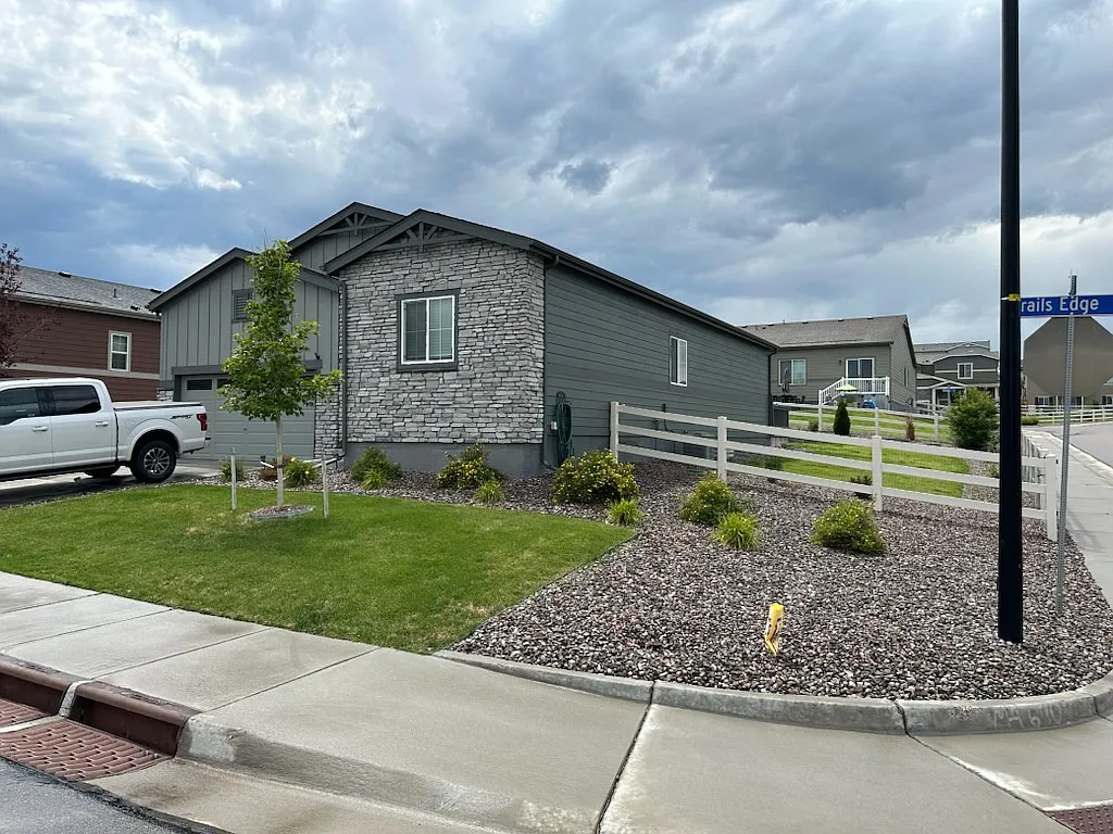 3 bed, 1637 sqft, $3,000 — Photo 2