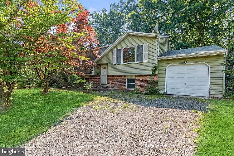 1st image of 5 Goose Pond Rd