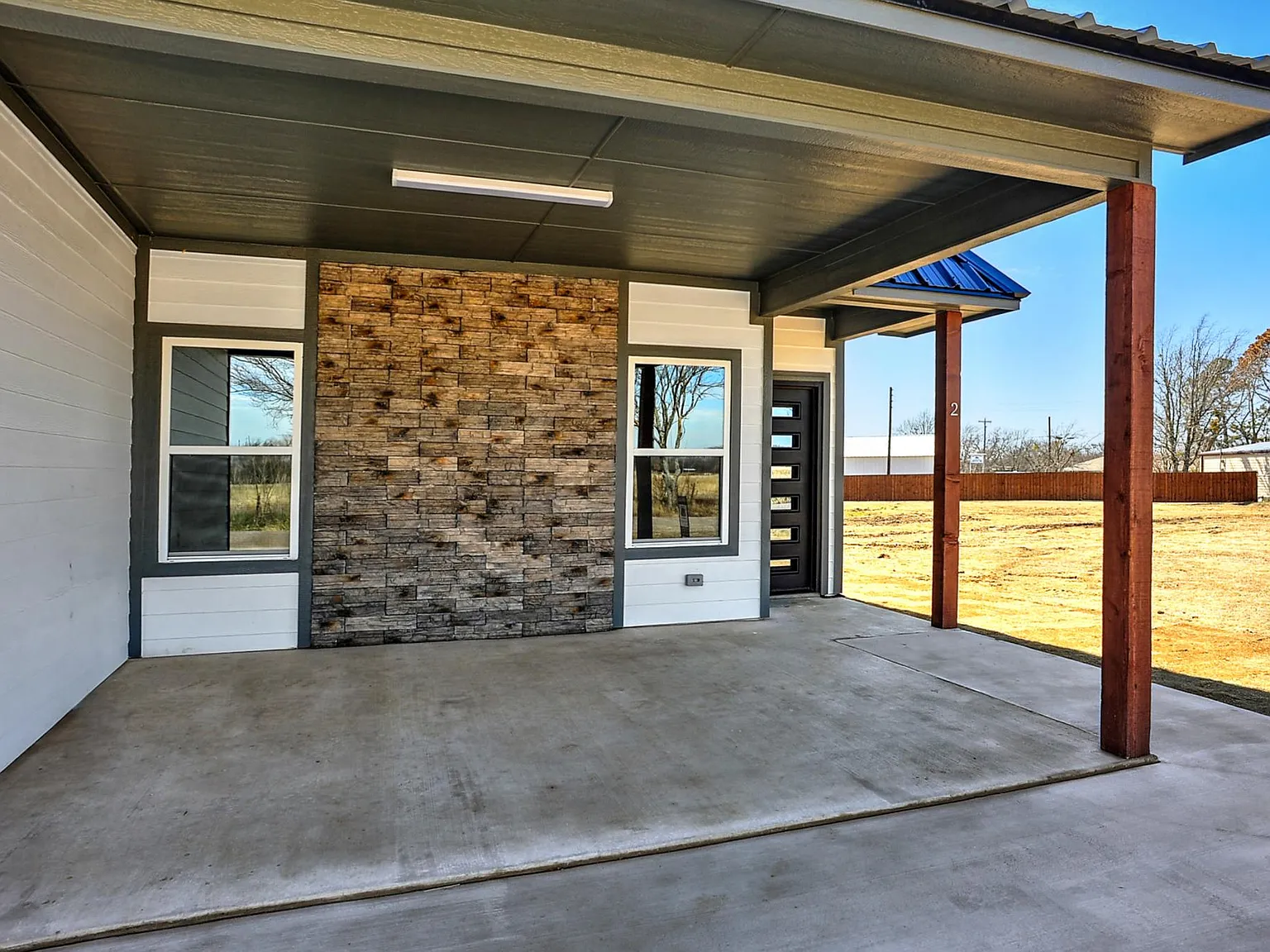 1304 Country Rd — Photo 4