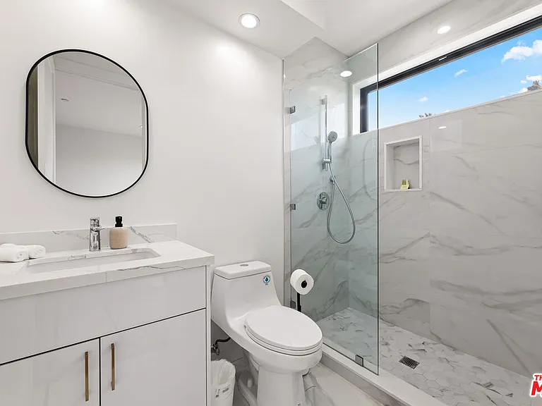 5118 Laurel Canyon Blvd — Photo 15